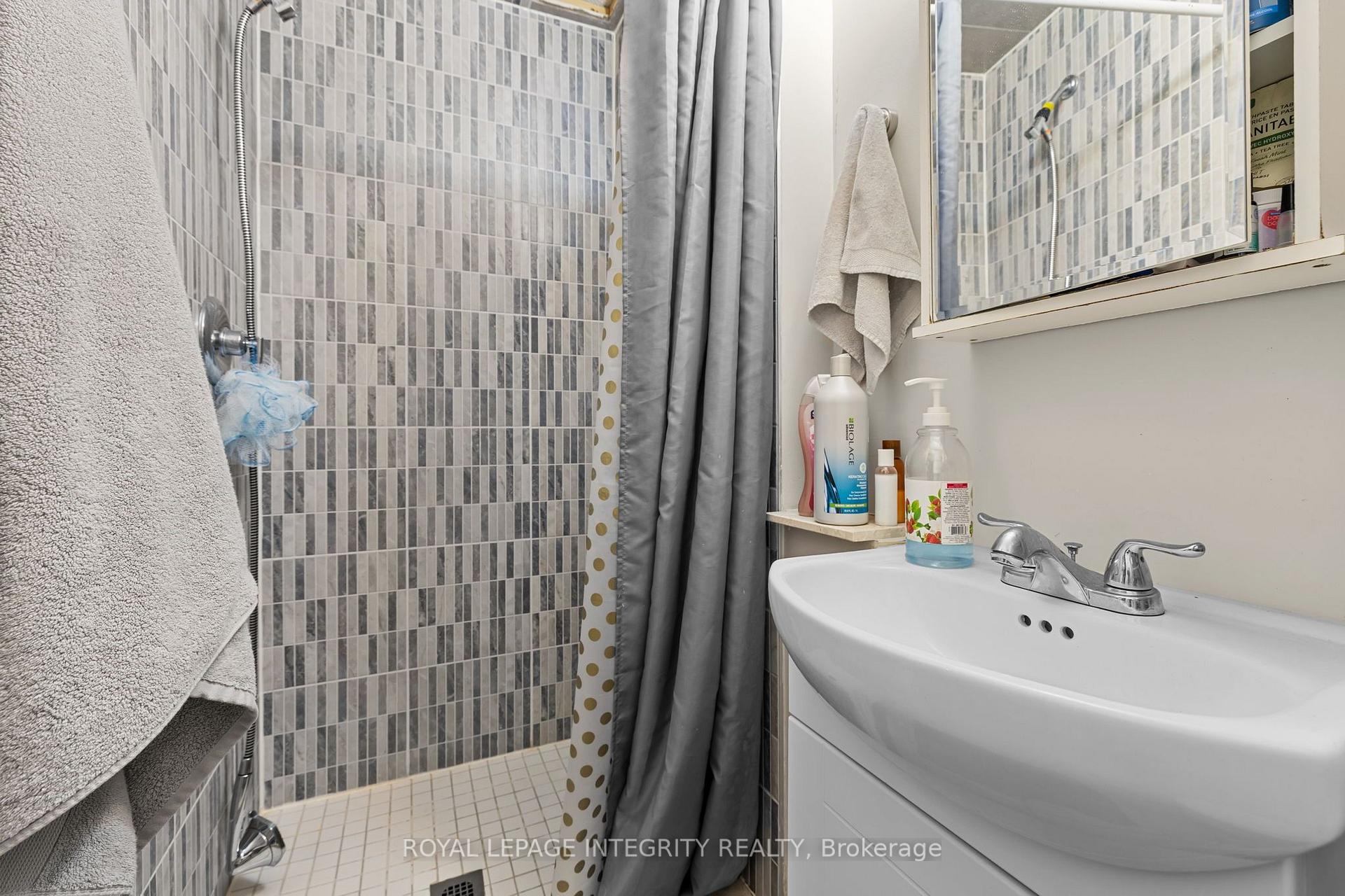 Photo 35 of Unit 5, 10 Castlegreen Private, Ottawa, Hunt Club Park/Greenboro — HOMEH