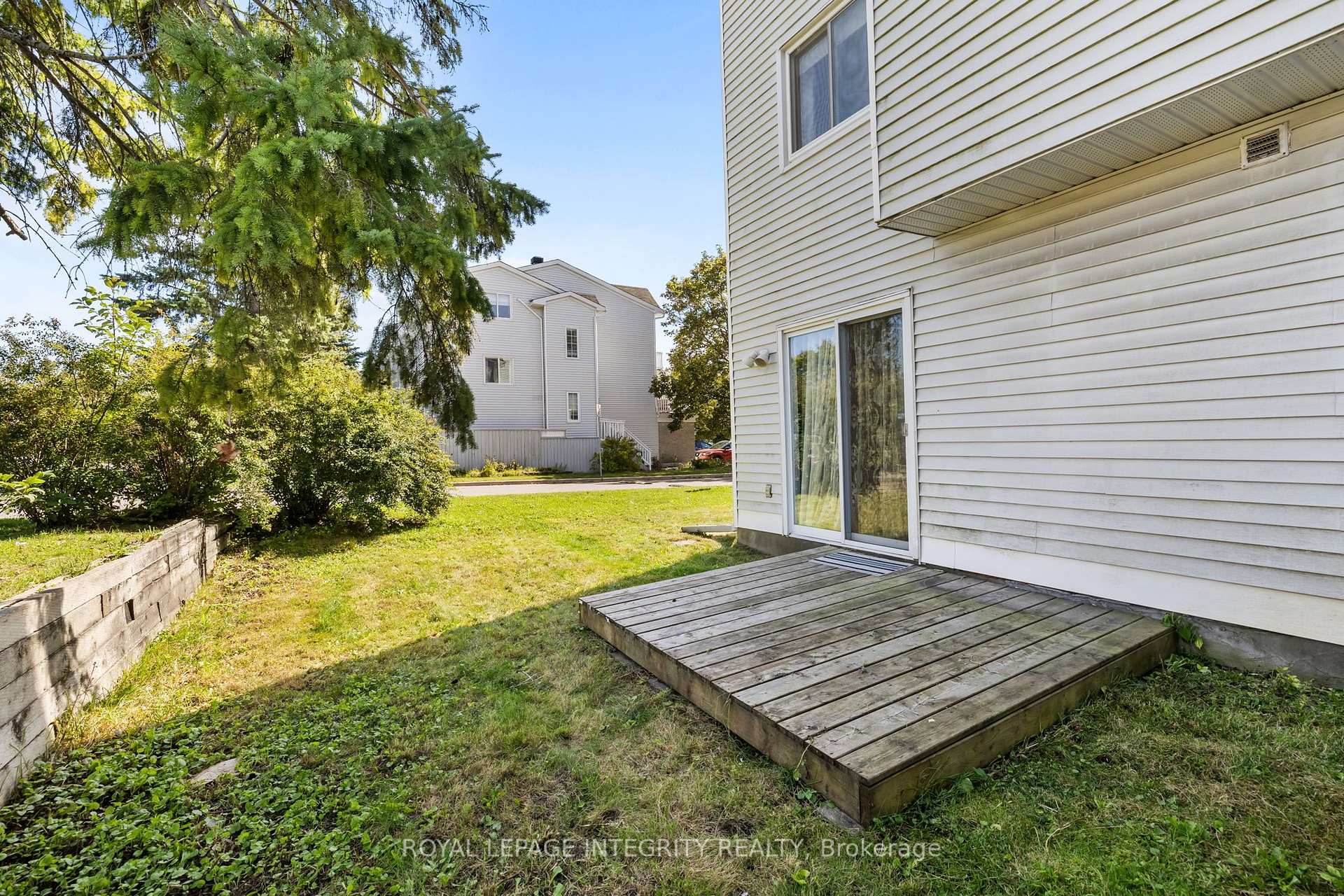 Photo 37 of Unit 5, 10 Castlegreen Private, Ottawa, Hunt Club Park/Greenboro — HOMEH