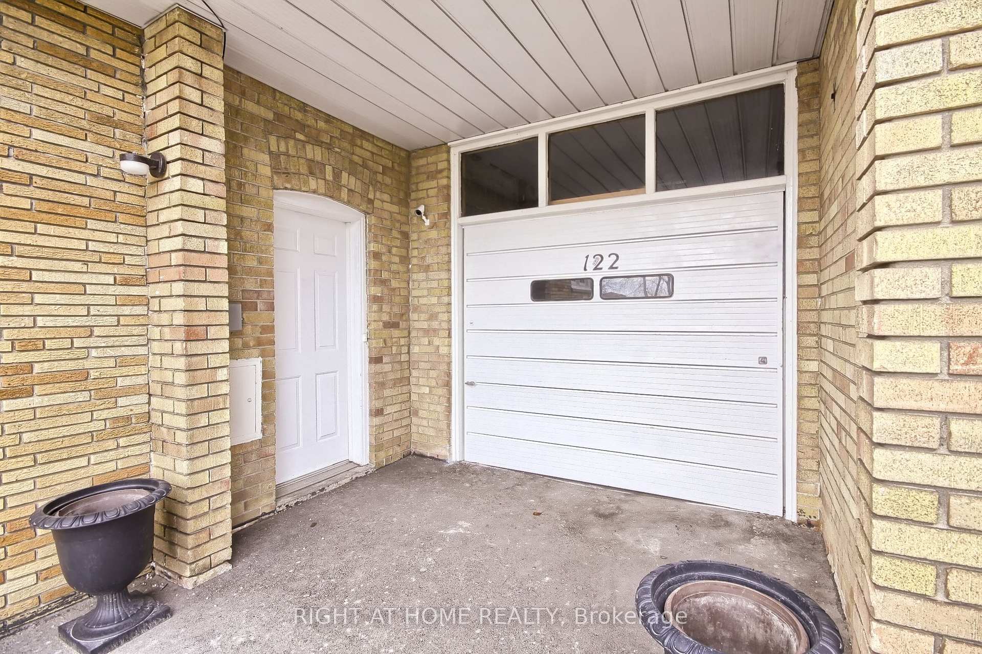 Photo 3 of 122 Elvaston Drive, North York, Victoria Village — HOMEH