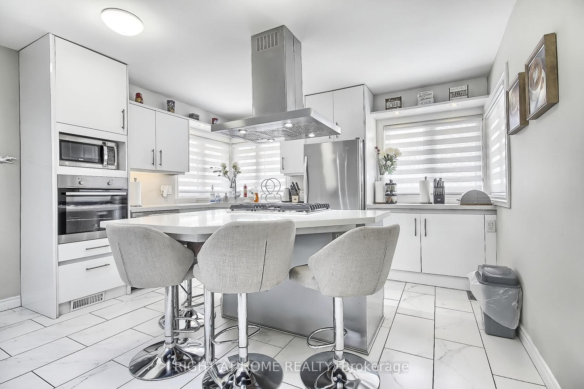Photo 6 of 122 Elvaston Drive, North York, Victoria Village — HOMEH