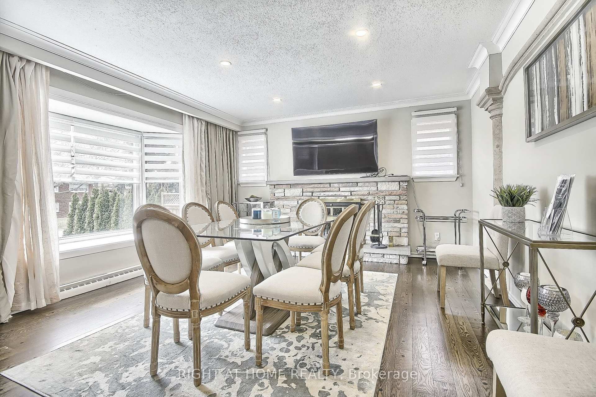 Photo 13 of 122 Elvaston Drive, North York, Victoria Village — HOMEH