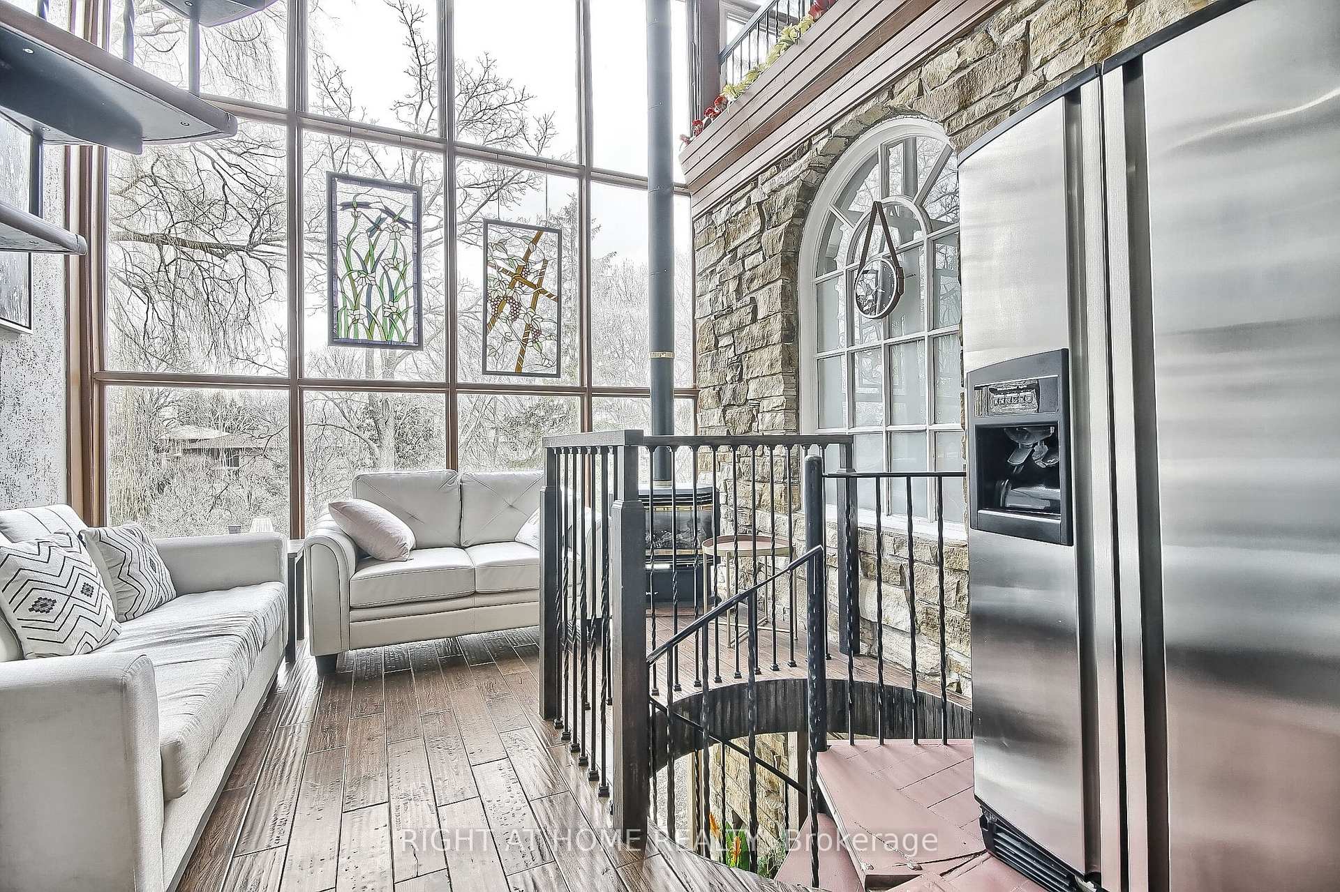 Photo 17 of 122 Elvaston Drive, North York, Victoria Village — HOMEH