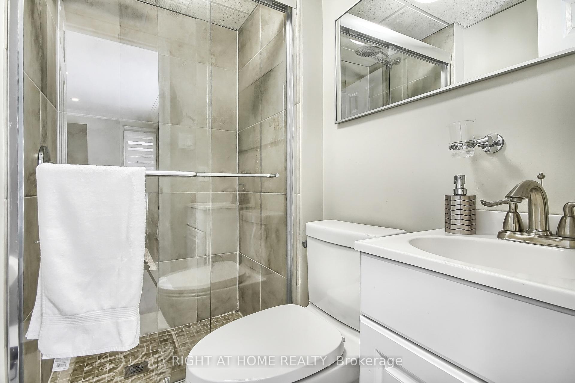 Photo 26 of 122 Elvaston Drive, North York, Victoria Village — HOMEH