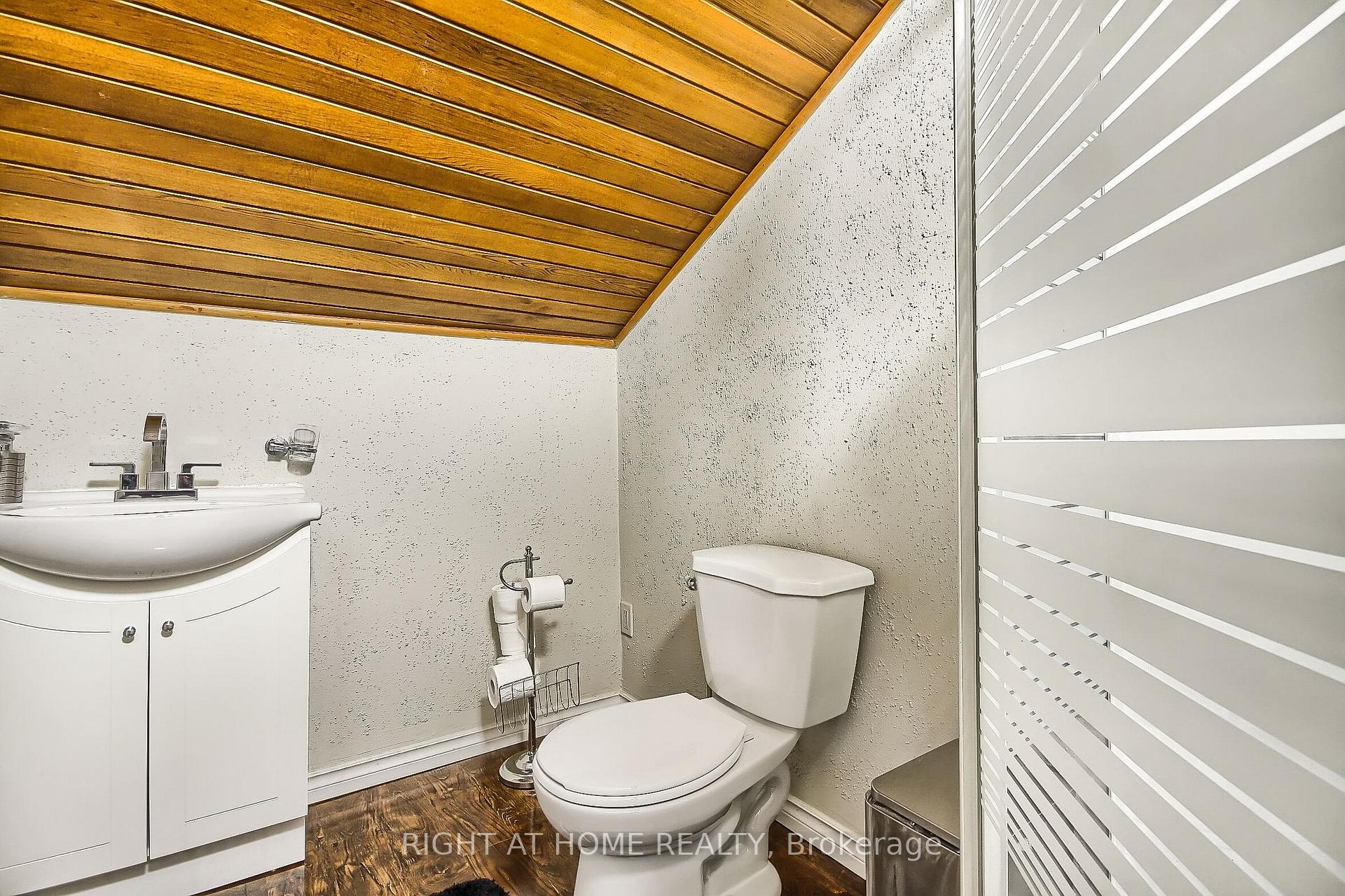 Photo 32 of 122 Elvaston Drive, North York, Victoria Village — HOMEH