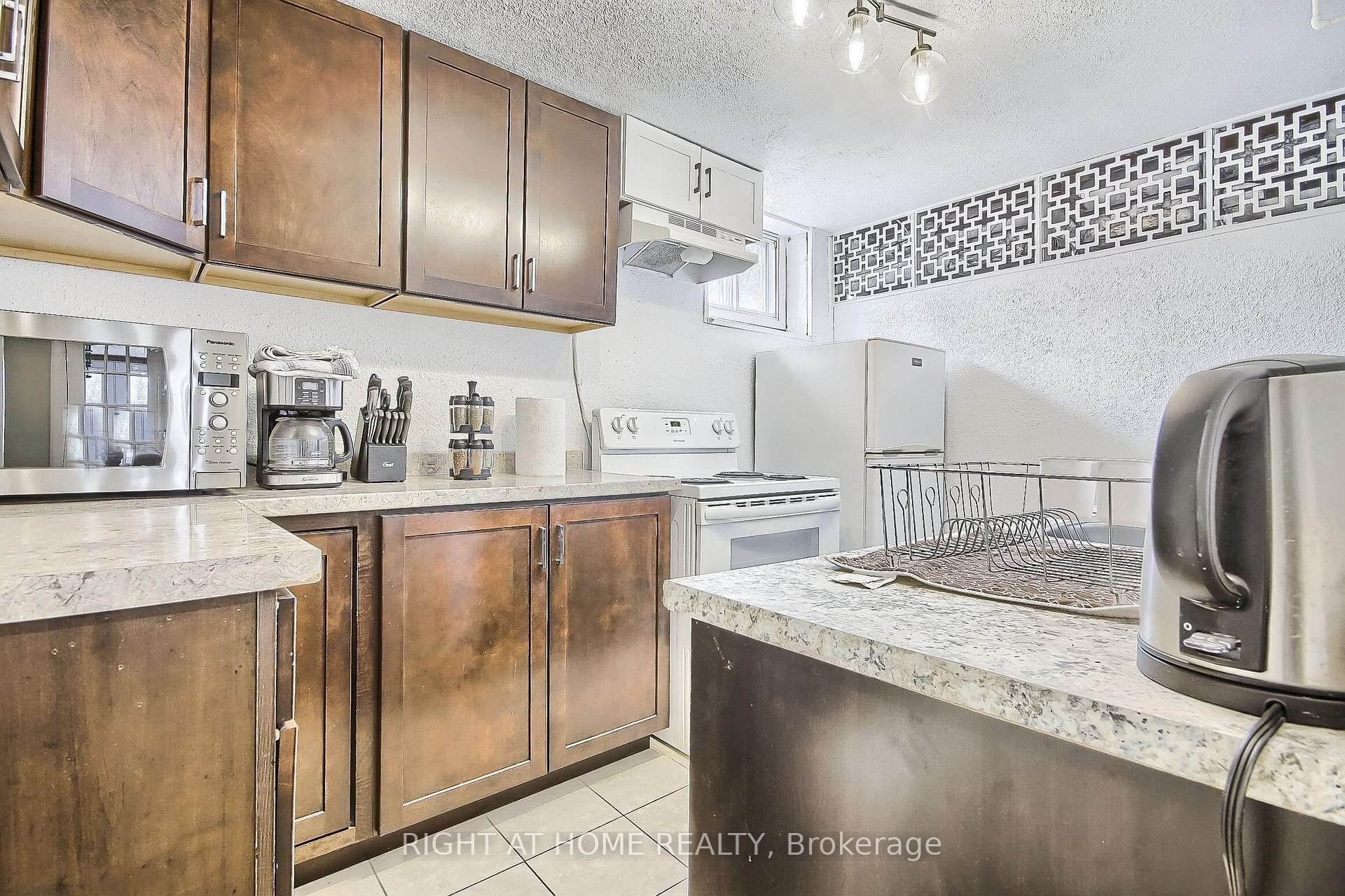 Photo 38 of 122 Elvaston Drive, North York, Victoria Village — HOMEH