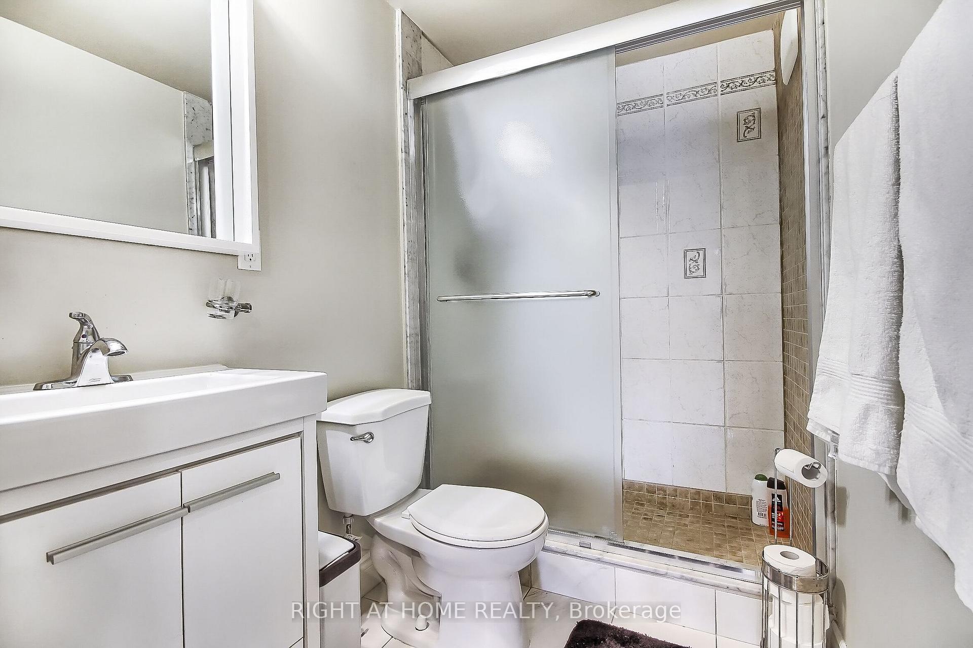 Photo 42 of 122 Elvaston Drive, North York, Victoria Village — HOMEH