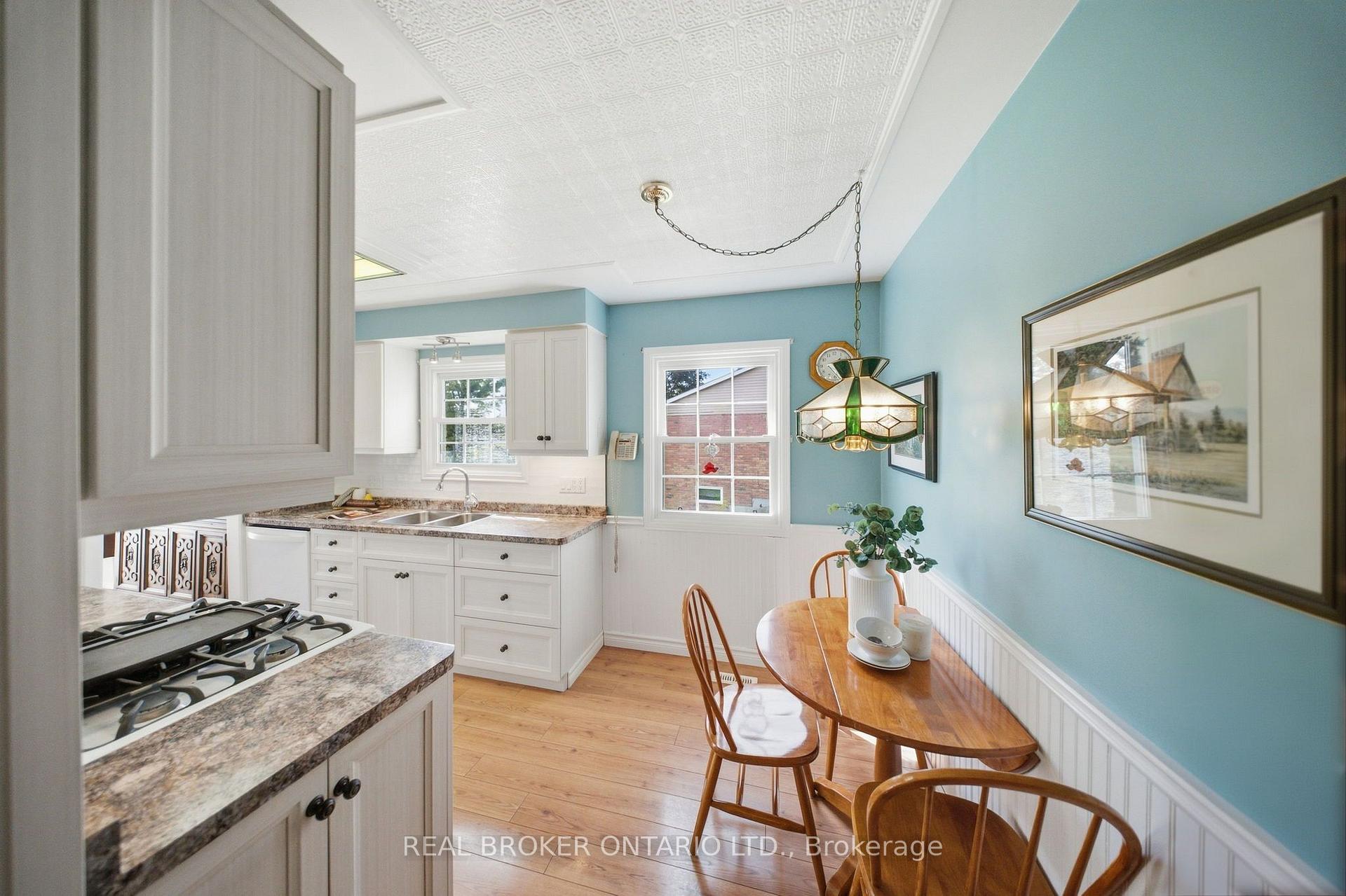Photo 7 of Unit 21, 21 Adams Court, Uxbridge — HOMEH