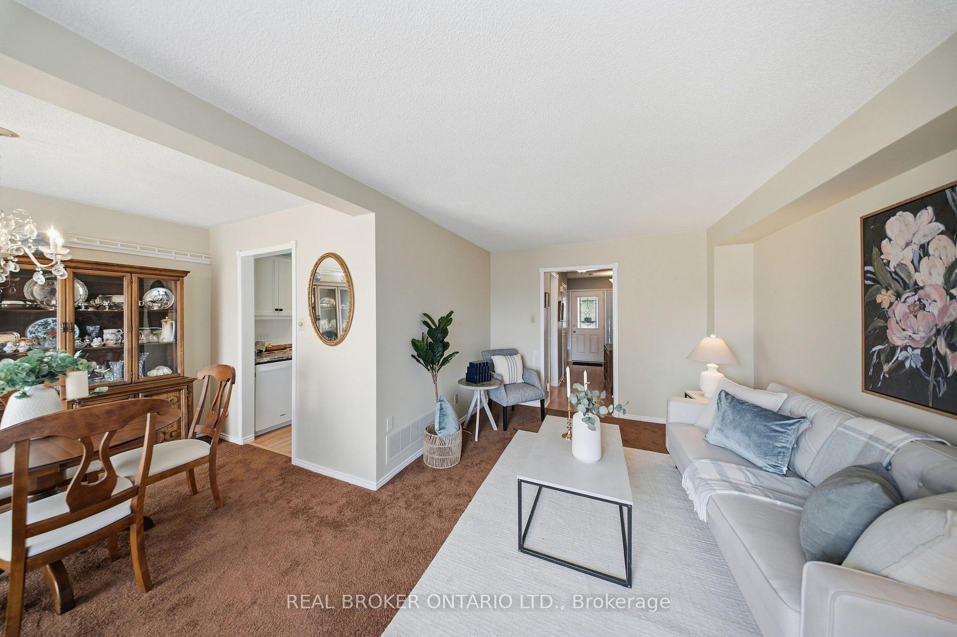 Photo 15 of Unit 21, 21 Adams Court, Uxbridge — HOMEH