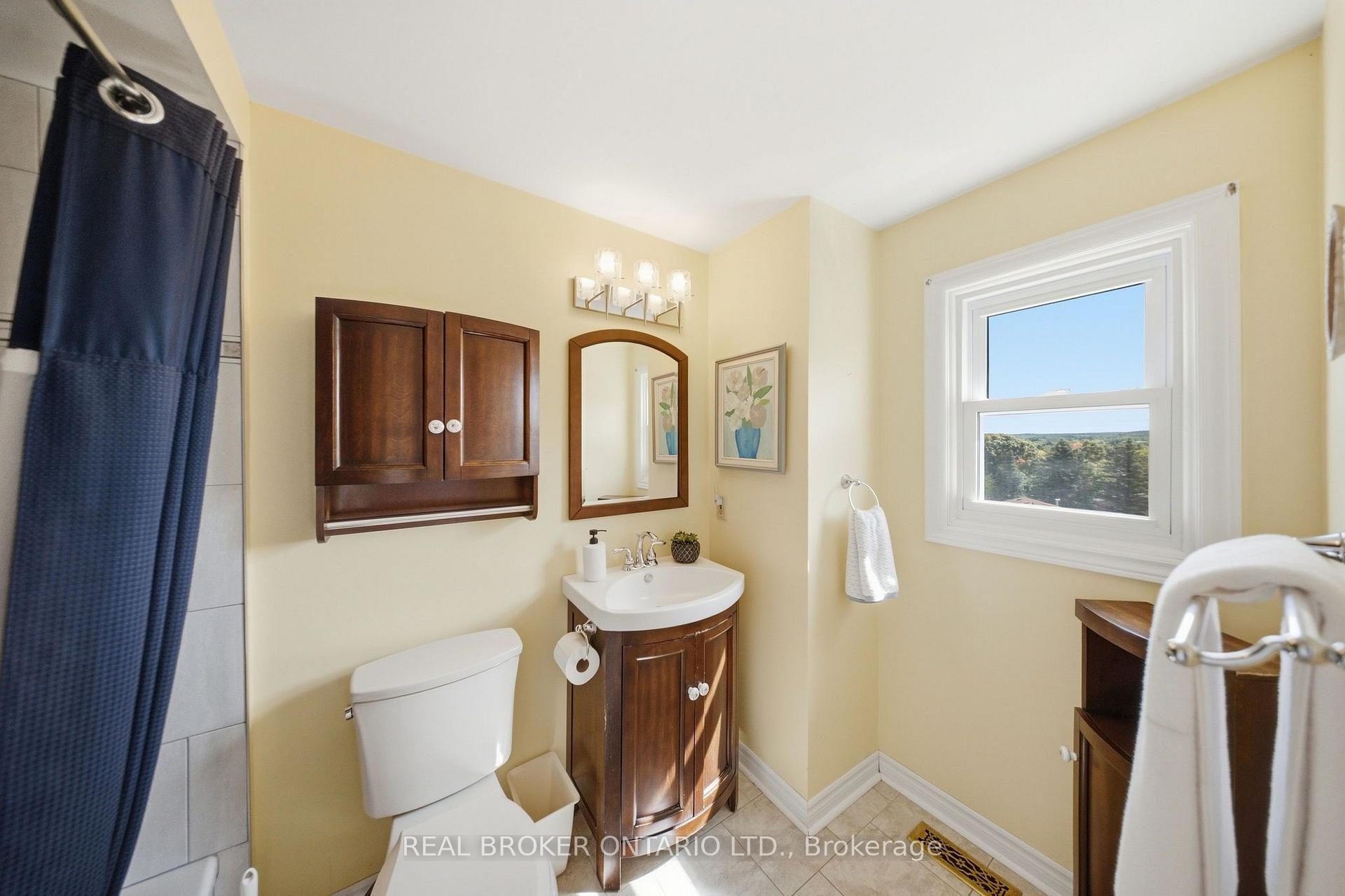 Photo 20 of Unit 21, 21 Adams Court, Uxbridge — HOMEH