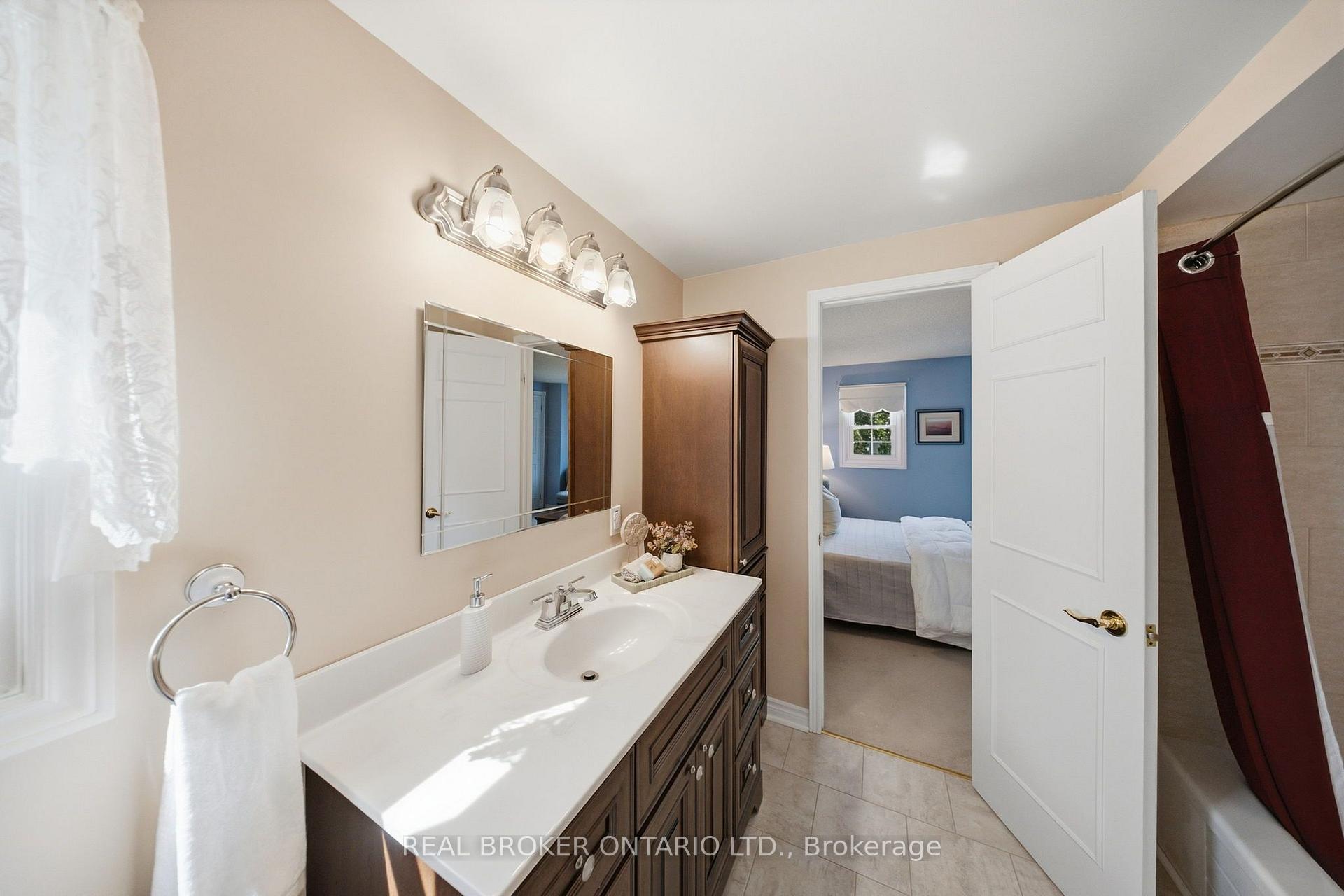 Photo 26 of Unit 21, 21 Adams Court, Uxbridge — HOMEH
