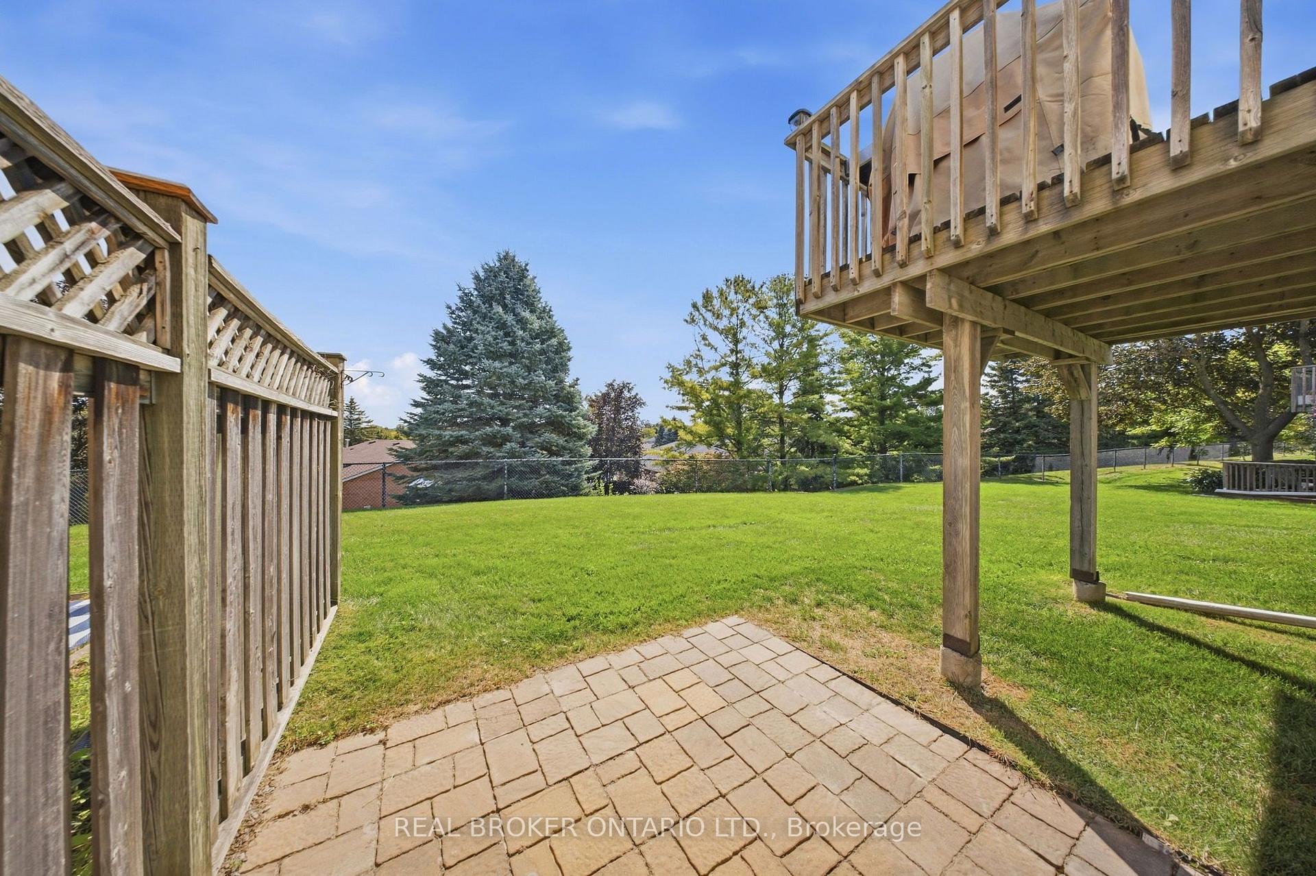 Photo 33 of Unit 21, 21 Adams Court, Uxbridge — HOMEH