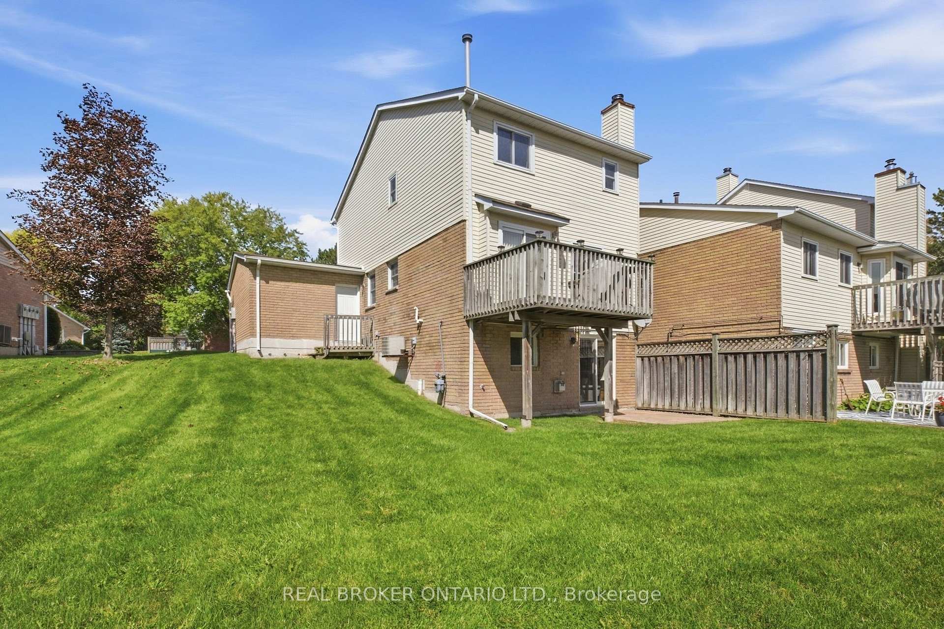 Photo 34 of Unit 21, 21 Adams Court, Uxbridge — HOMEH
