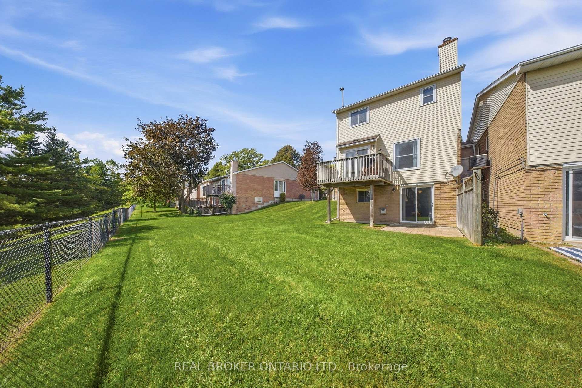 Photo 36 of Unit 21, 21 Adams Court, Uxbridge — HOMEH