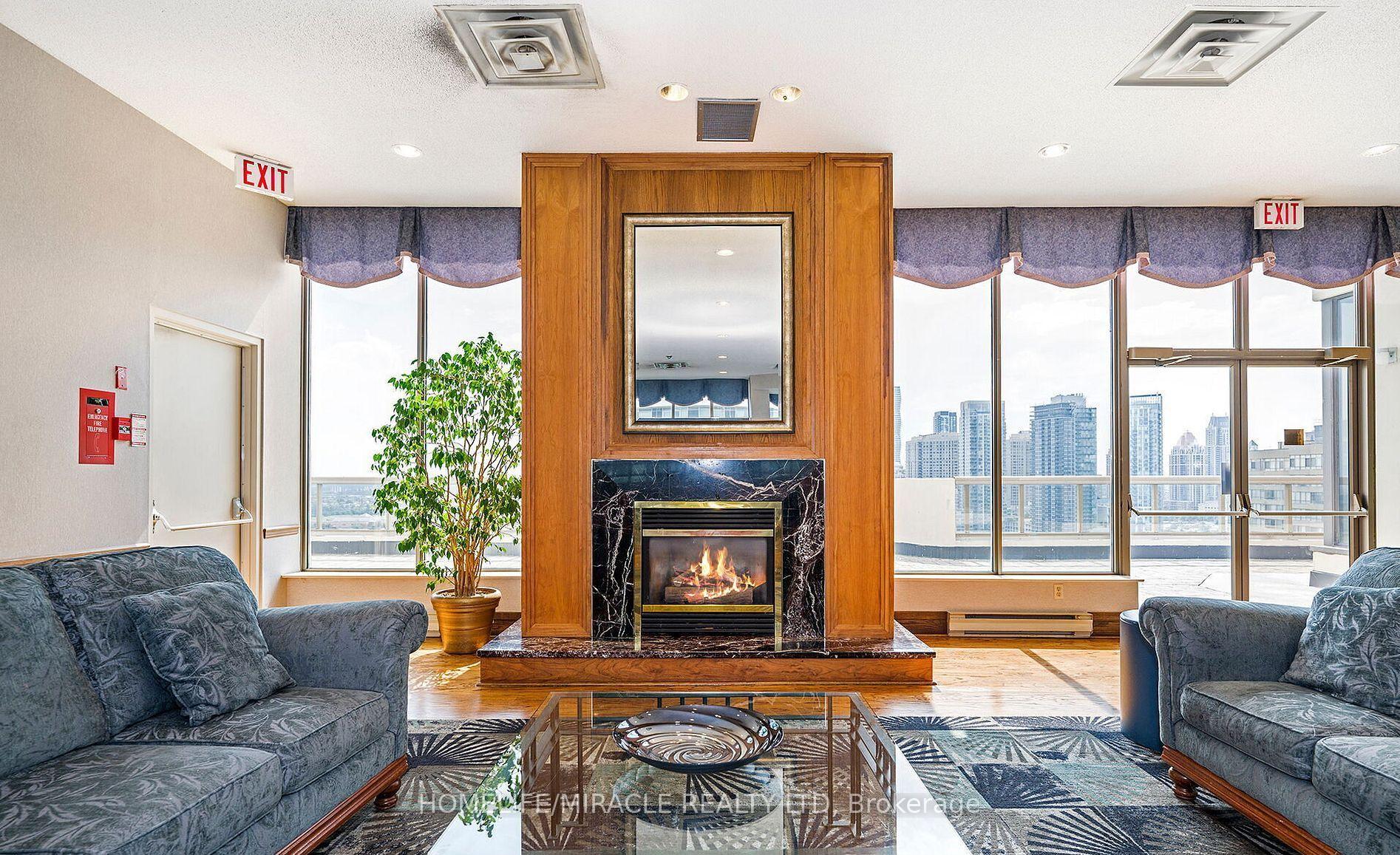 Photo 6 of Unit 1408, 55 Elm Drive, Mississauga, City Centre — HOMEH