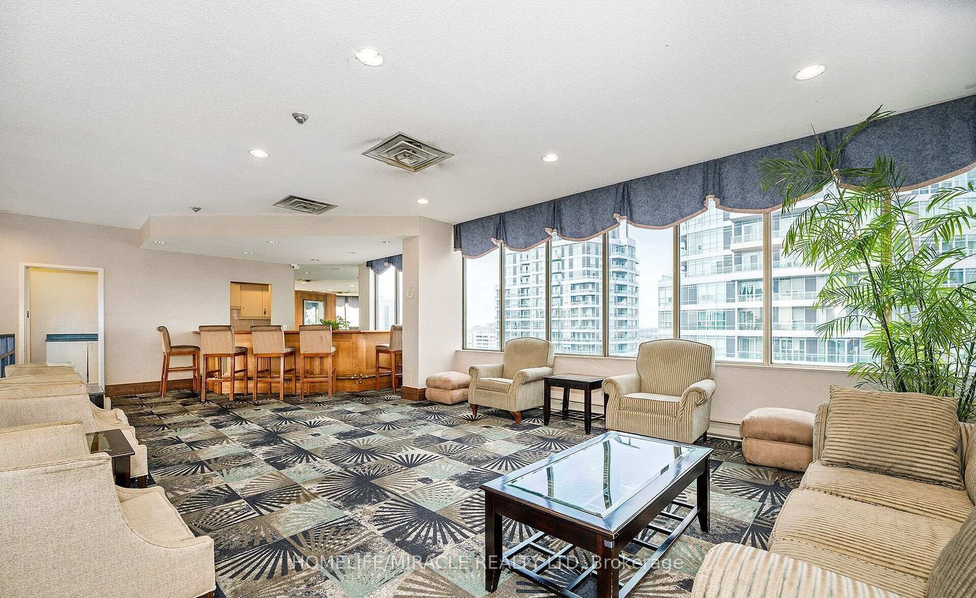Photo 7 of Unit 1408, 55 Elm Drive, Mississauga, City Centre — HOMEH