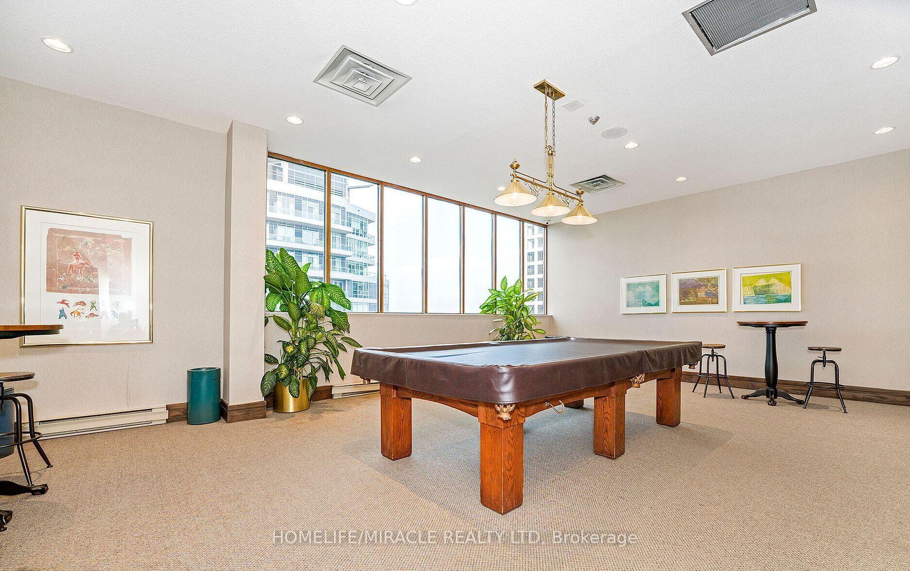 Photo 8 of Unit 1408, 55 Elm Drive, Mississauga, City Centre — HOMEH