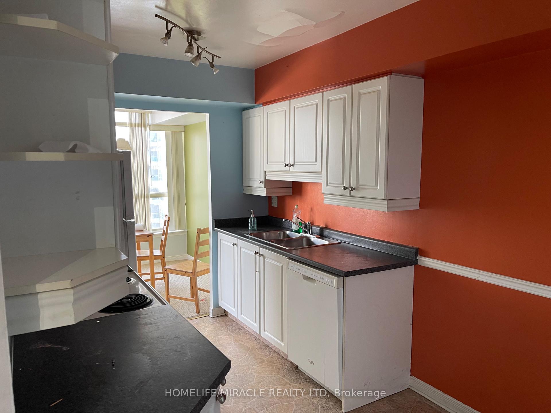 Photo 18 of Unit 1408, 55 Elm Drive, Mississauga, City Centre — HOMEH