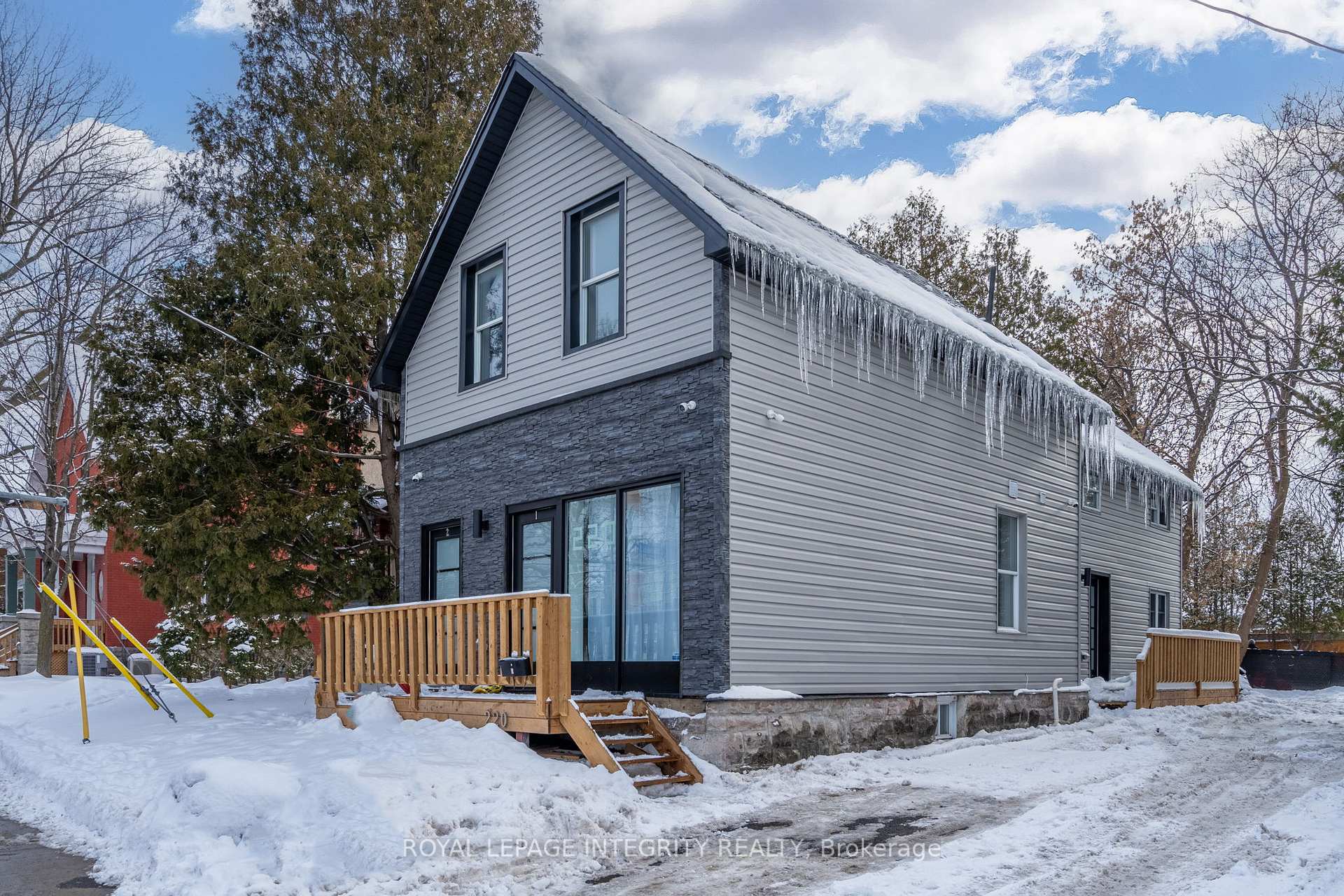 Photo 2 of 218-220 Mcarthur Avenue, Ottawa, Vanier — HOMEH