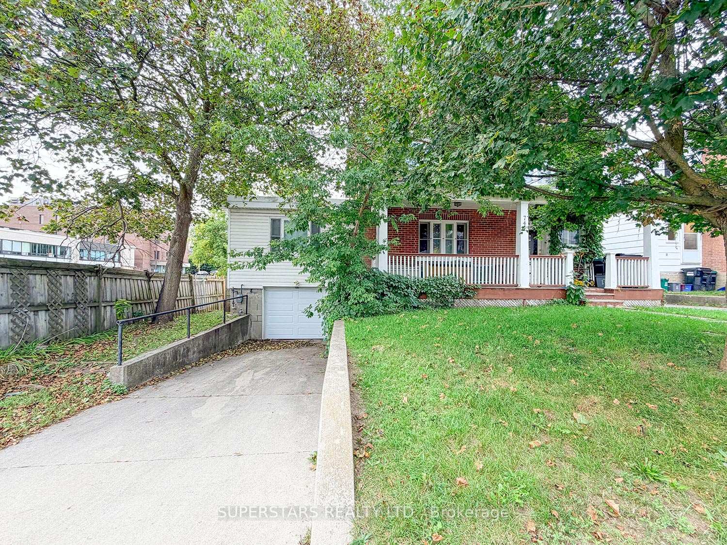 Photo 3 of 74 Toronto Street, Barrie, City Centre — HOMEH