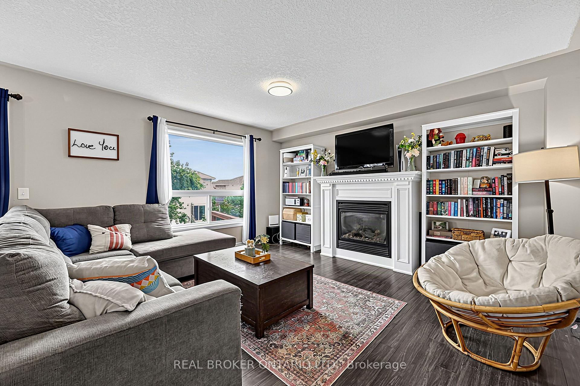 Photo 10 of 65 Pearl Drive, Orillia — HOMEH