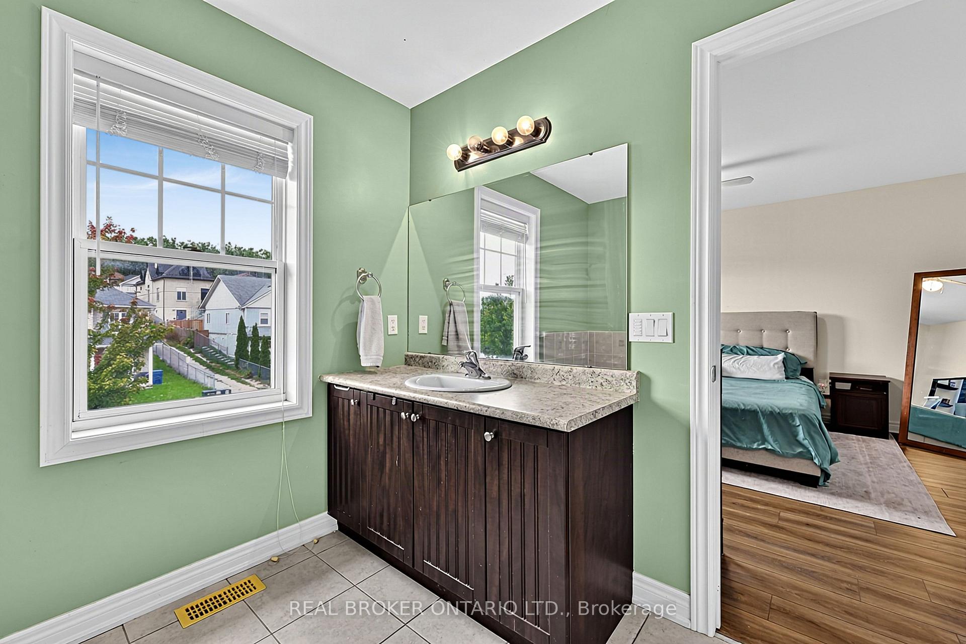 Photo 18 of 65 Pearl Drive, Orillia — HOMEH
