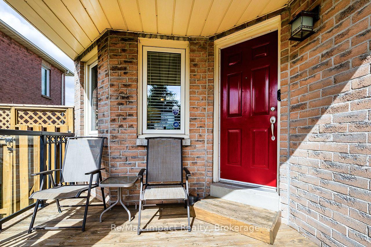 Photo 3 of 122 Wright Crescent, Ajax, Central — HOMEH
