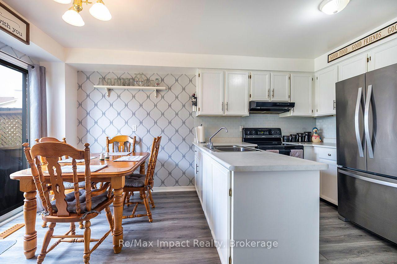 Photo 12 of 122 Wright Crescent, Ajax, Central — HOMEH