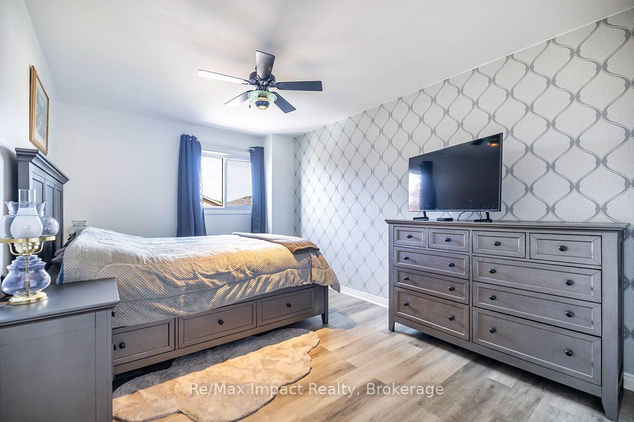 Photo 19 of 122 Wright Crescent, Ajax, Central — HOMEH