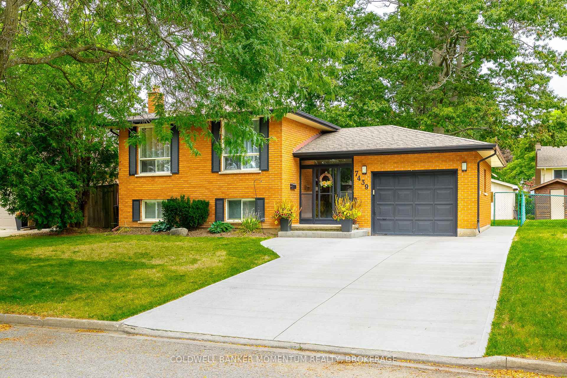 Photo of 7439 Nasrullah Crescent