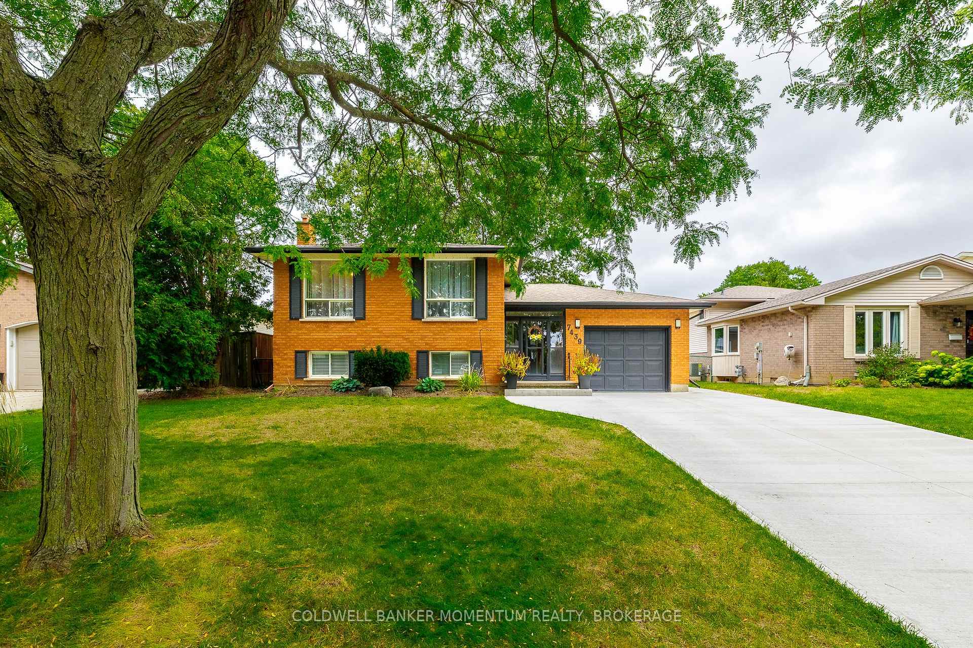 Photo 2 of 7439 Nasrullah Crescent, Niagara Falls, West Wood — HOMEH