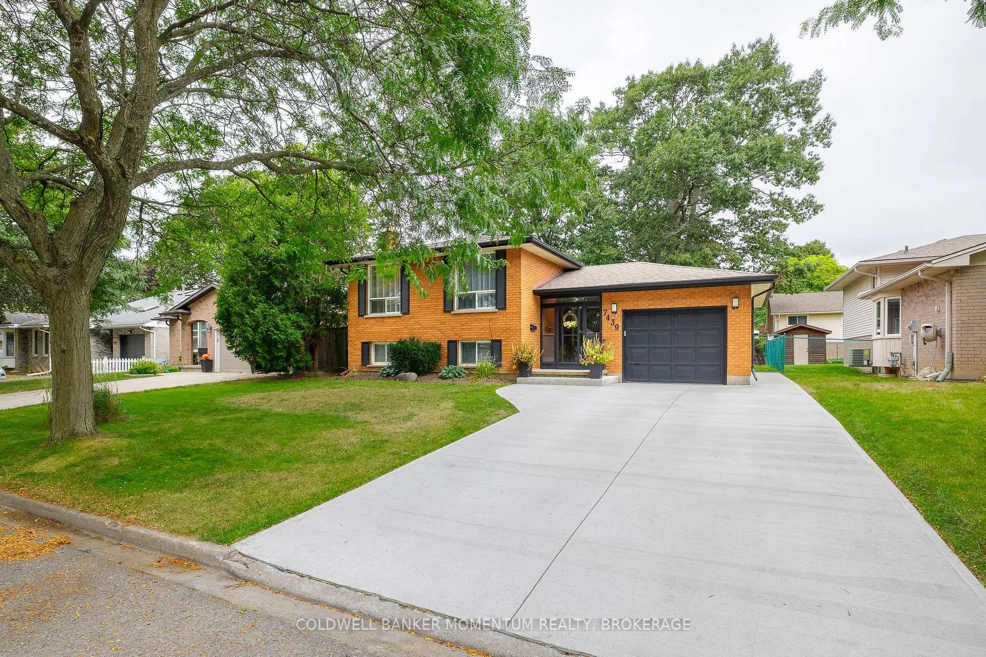Photo of 7439 Nasrullah Crescent