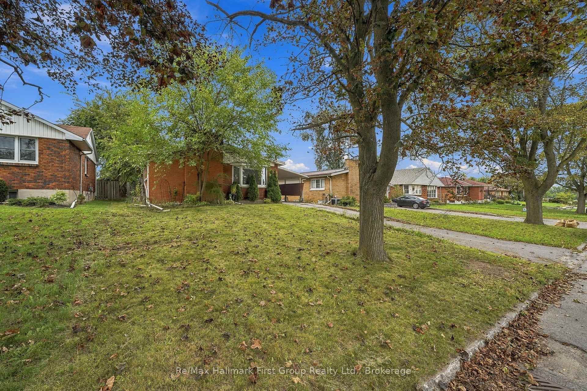 Photo 1 of 31 First Avenue, Quinte West, Trenton Ward — HOMEH