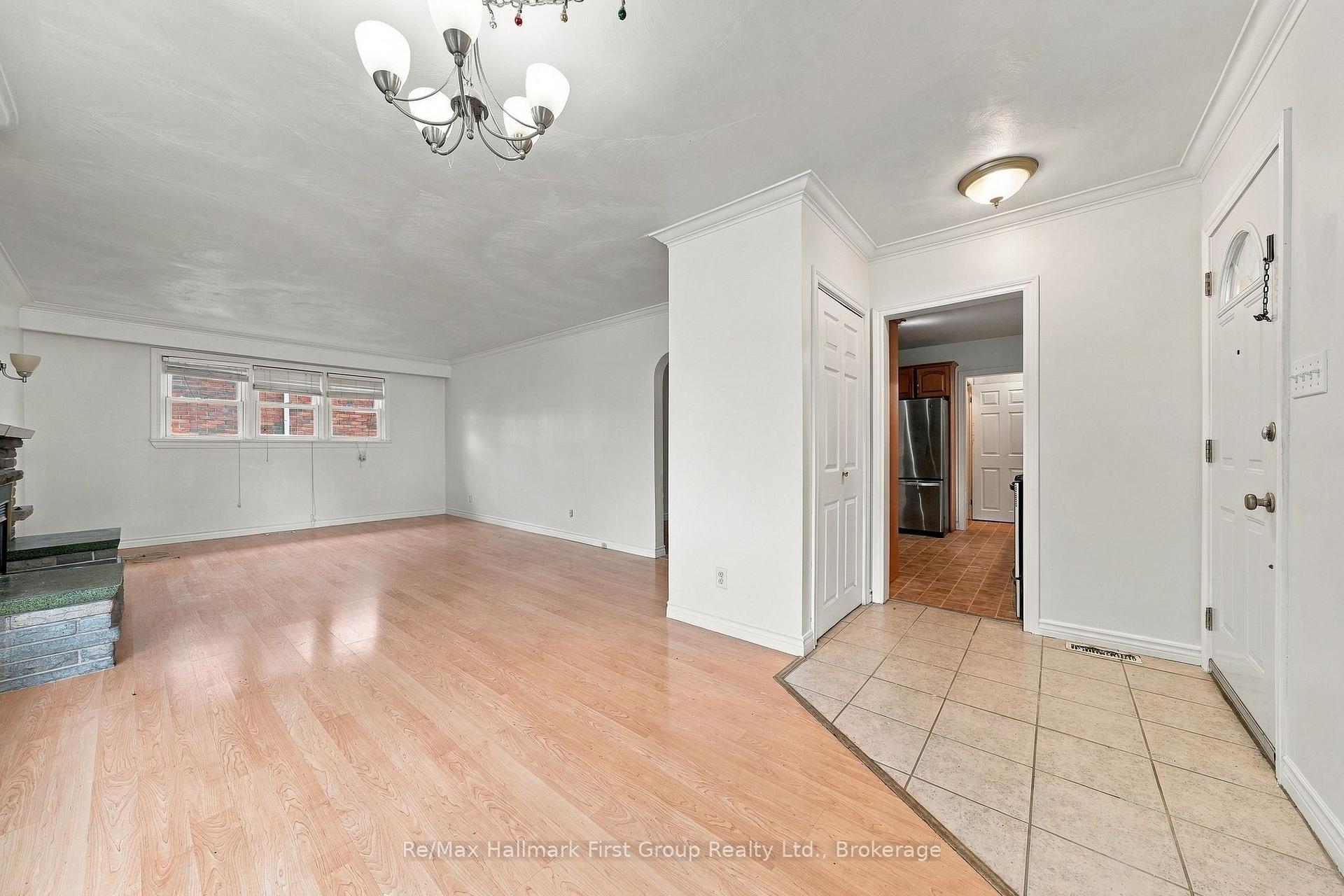 Photo 9 of 31 First Avenue, Quinte West, Trenton Ward — HOMEH