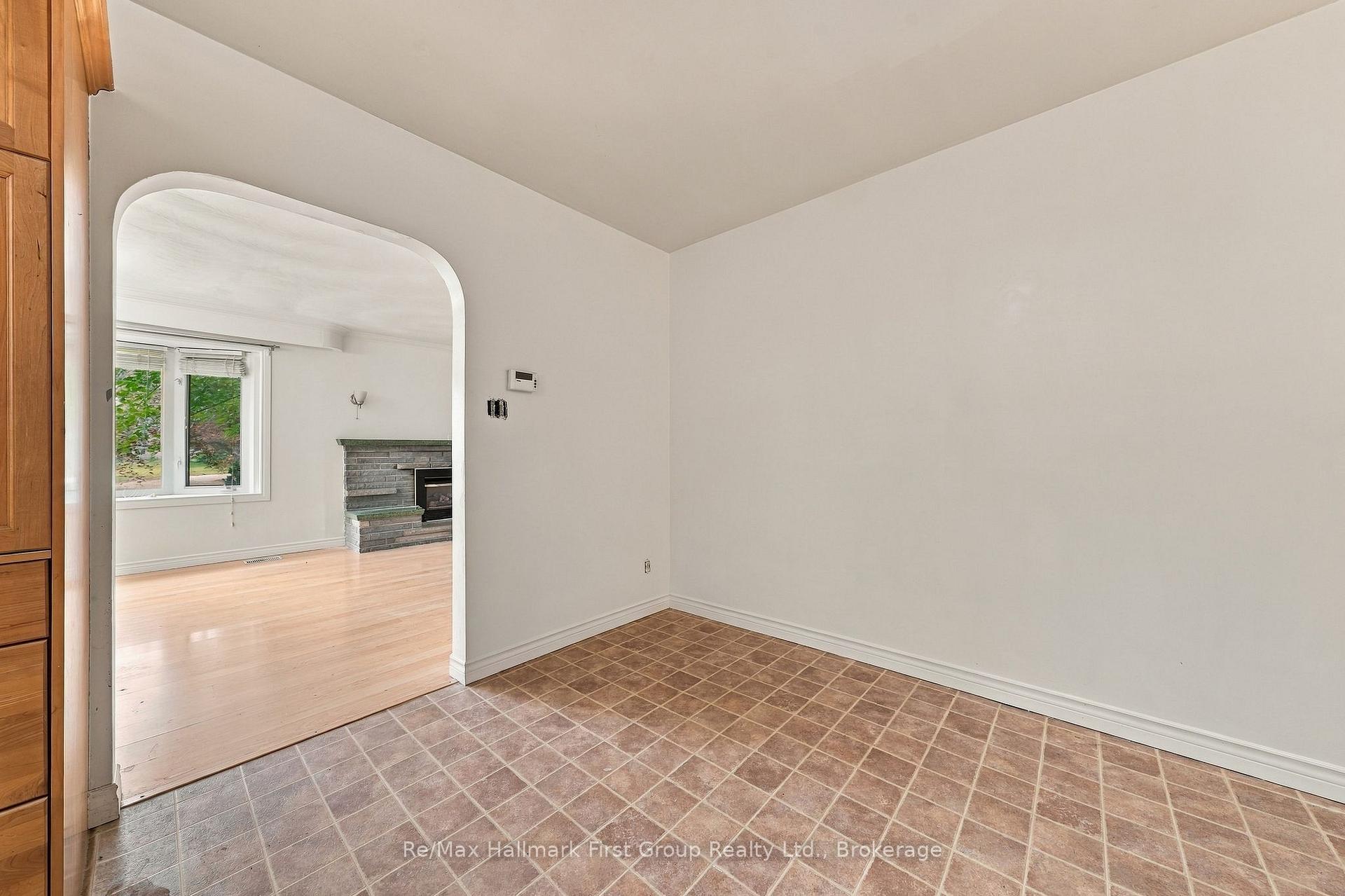 Photo 12 of 31 First Avenue, Quinte West, Trenton Ward — HOMEH