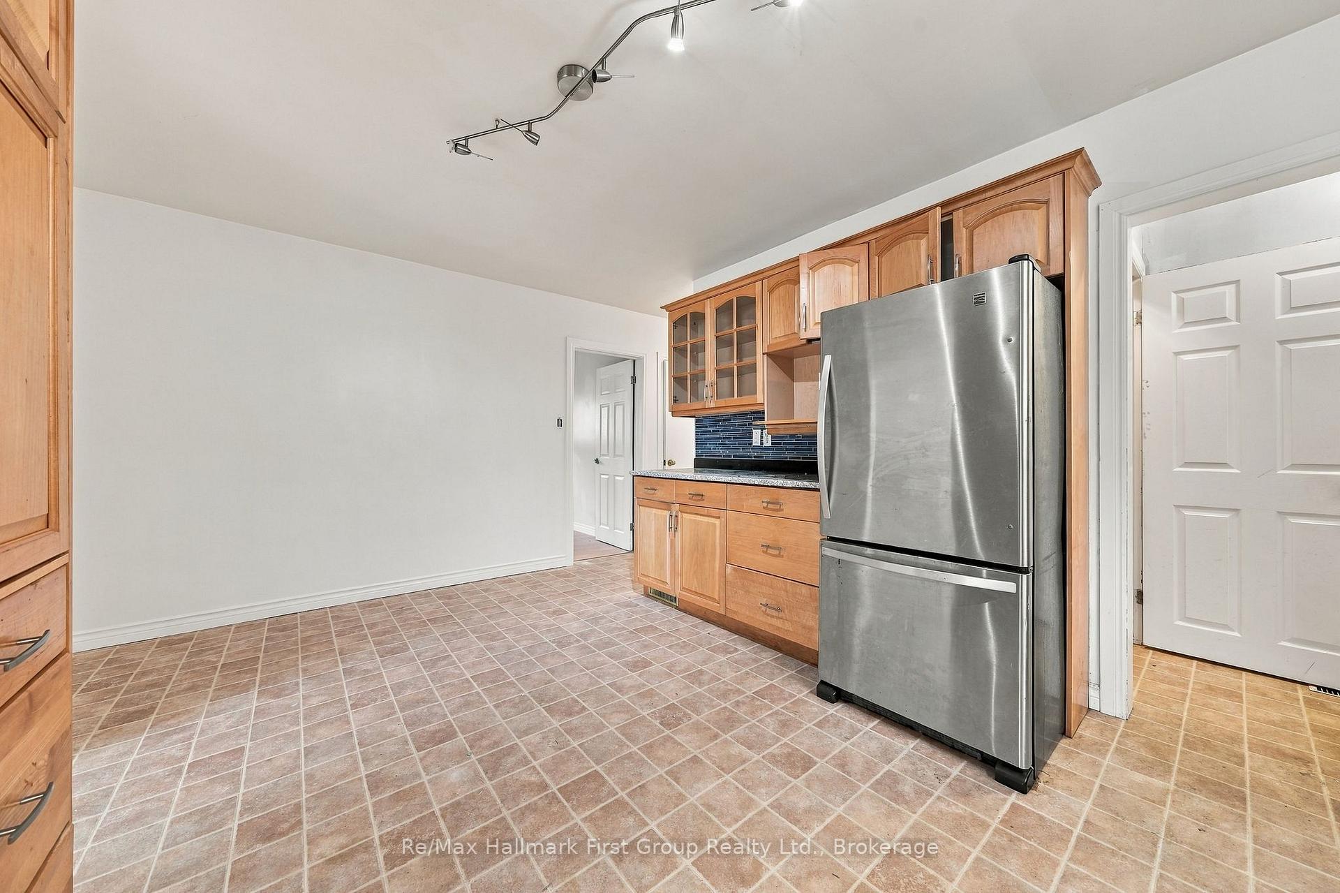 Photo 13 of 31 First Avenue, Quinte West, Trenton Ward — HOMEH