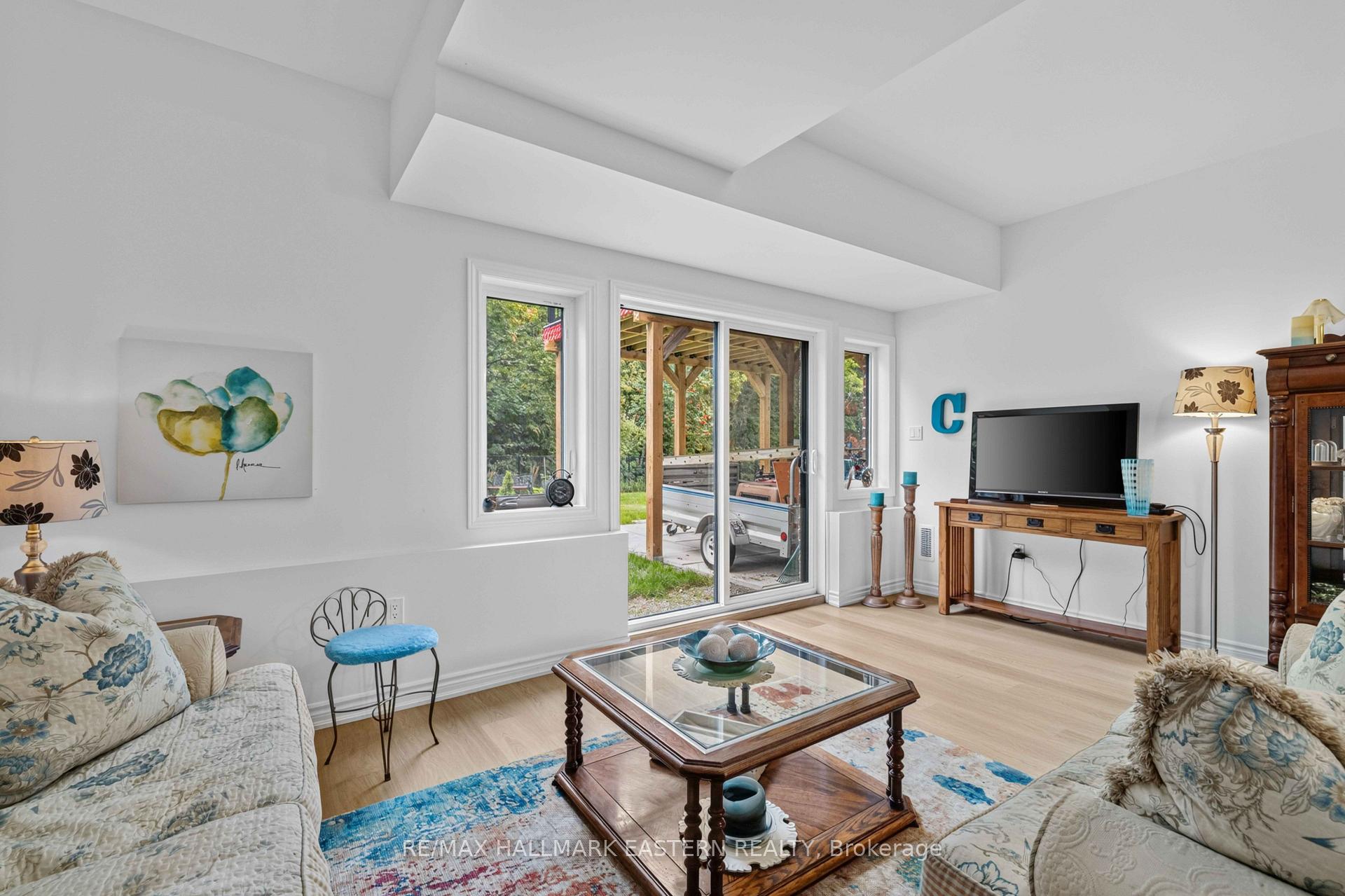 Photo 5 of 68 Connolly Road, Kawartha Lakes, Lindsay — HOMEH