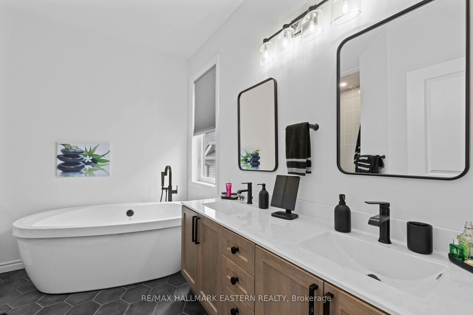Photo 12 of 68 Connolly Road, Kawartha Lakes, Lindsay — HOMEH