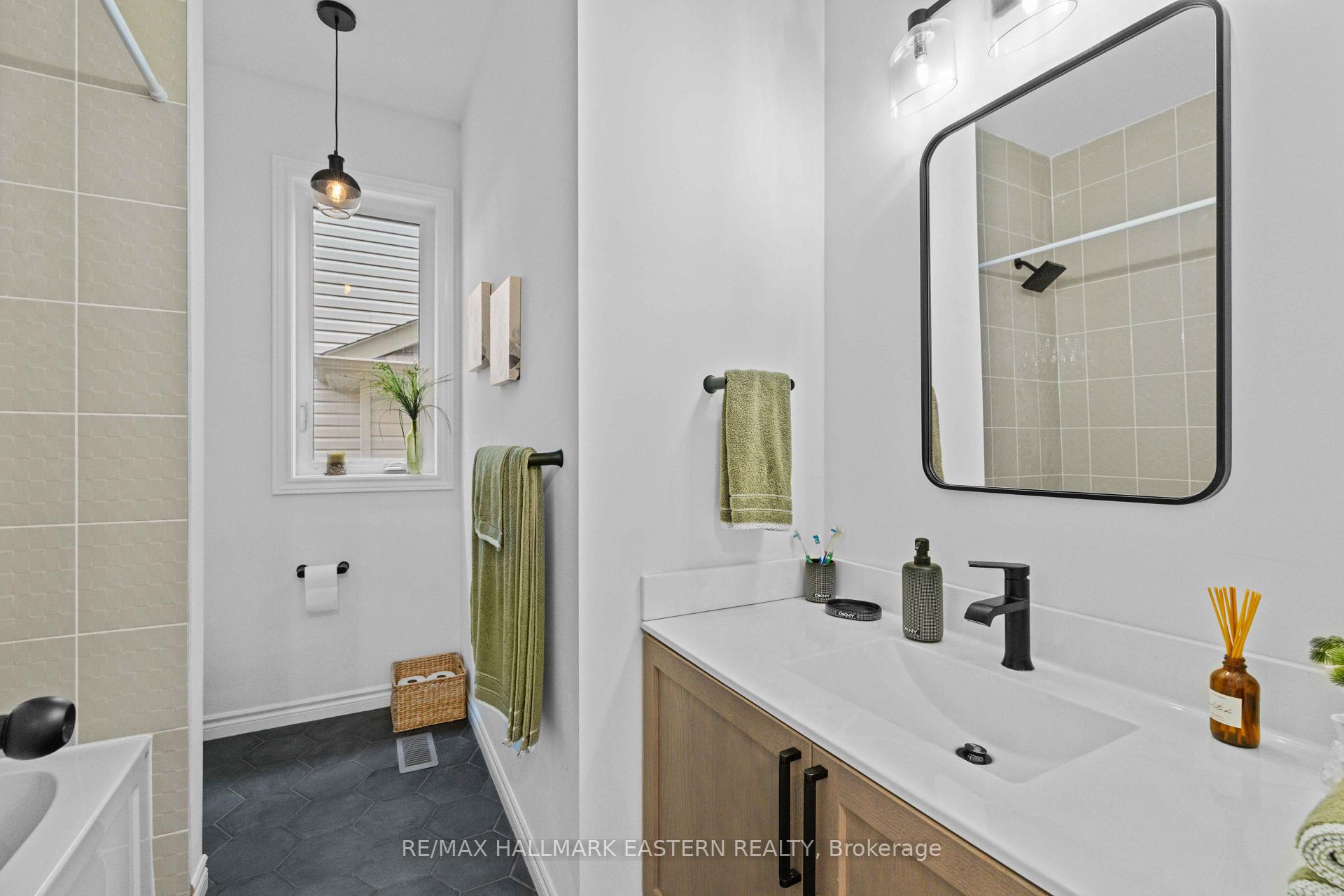 Photo 21 of 68 Connolly Road, Kawartha Lakes, Lindsay — HOMEH