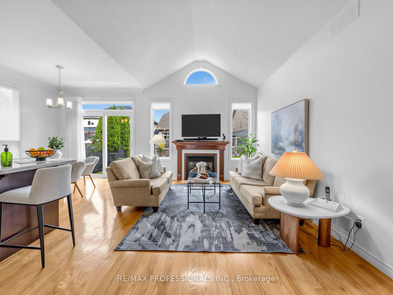 Photo 4 of 360 Britannia Avenue E, Oshawa, Kedron — HOMEH