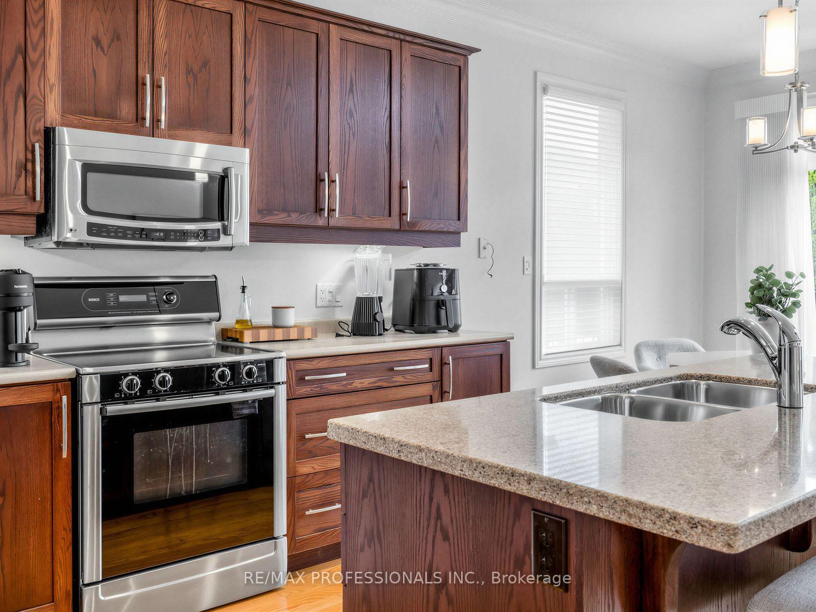 Photo 12 of 360 Britannia Avenue E, Oshawa, Kedron — HOMEH