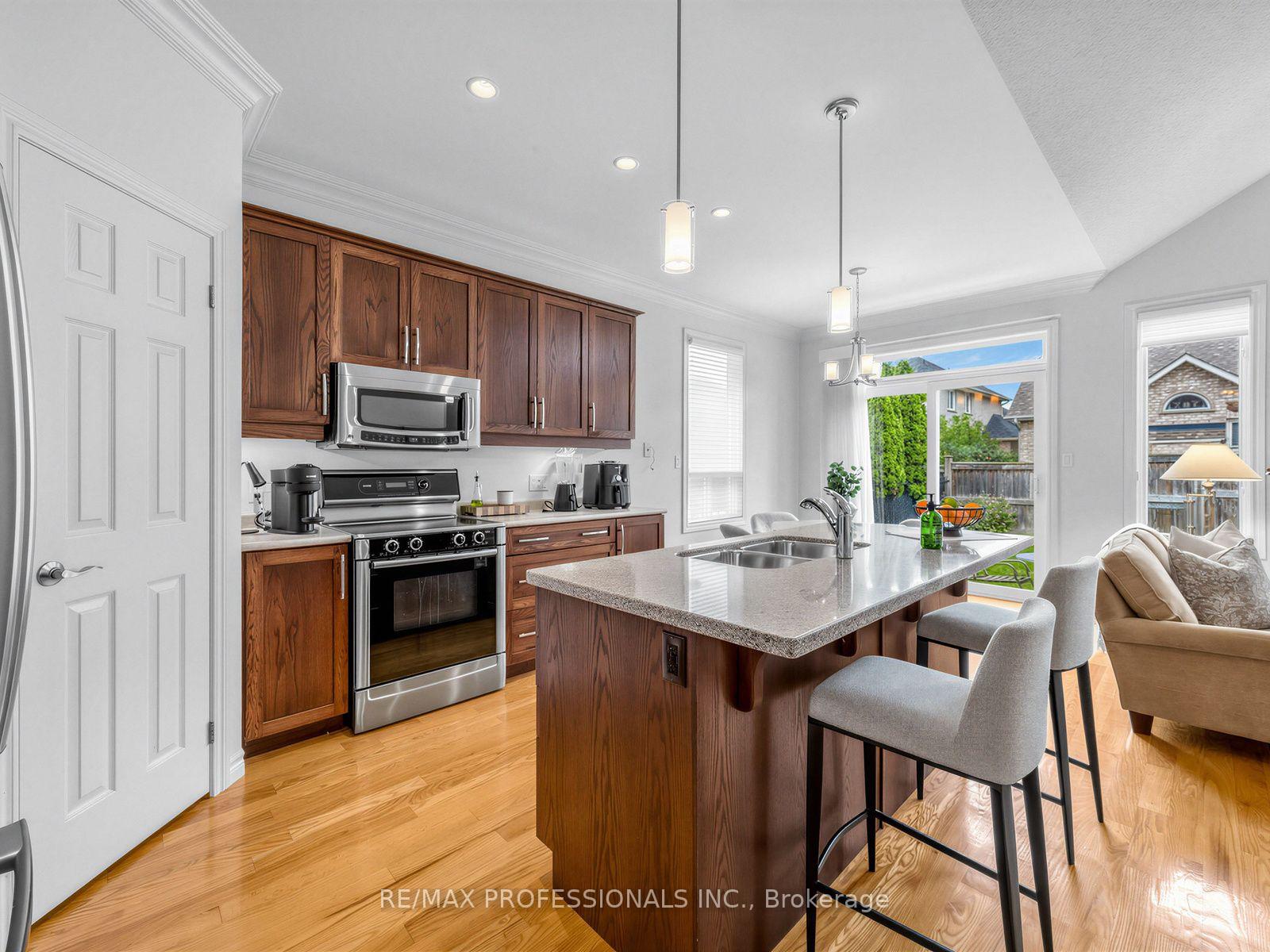 Photo 13 of 360 Britannia Avenue E, Oshawa, Kedron — HOMEH