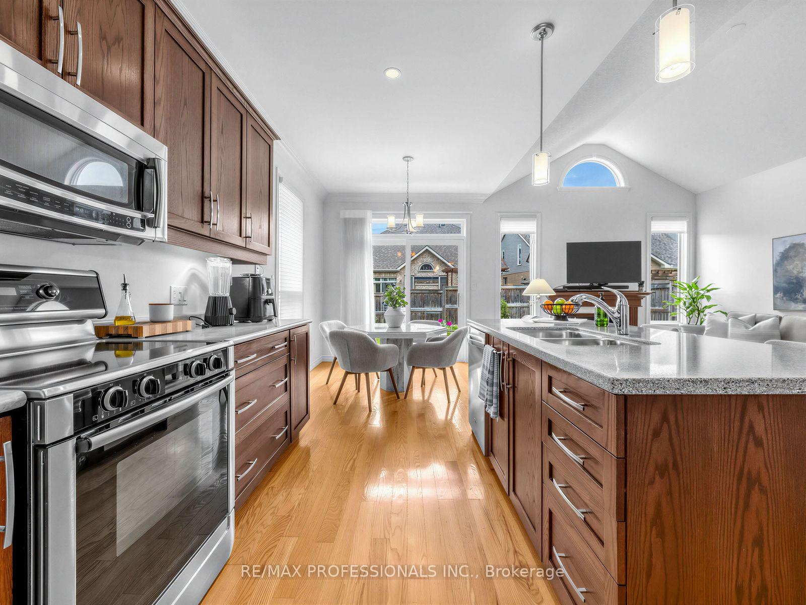 Photo 14 of 360 Britannia Avenue E, Oshawa, Kedron — HOMEH