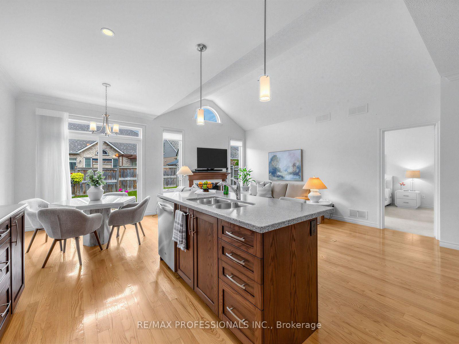 Photo 15 of 360 Britannia Avenue E, Oshawa, Kedron — HOMEH