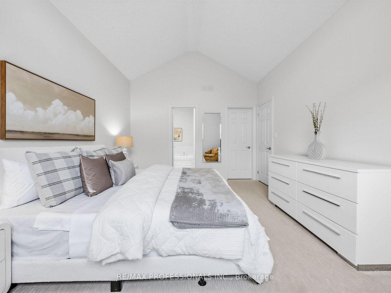 Photo 26 of 360 Britannia Avenue E, Oshawa, Kedron — HOMEH