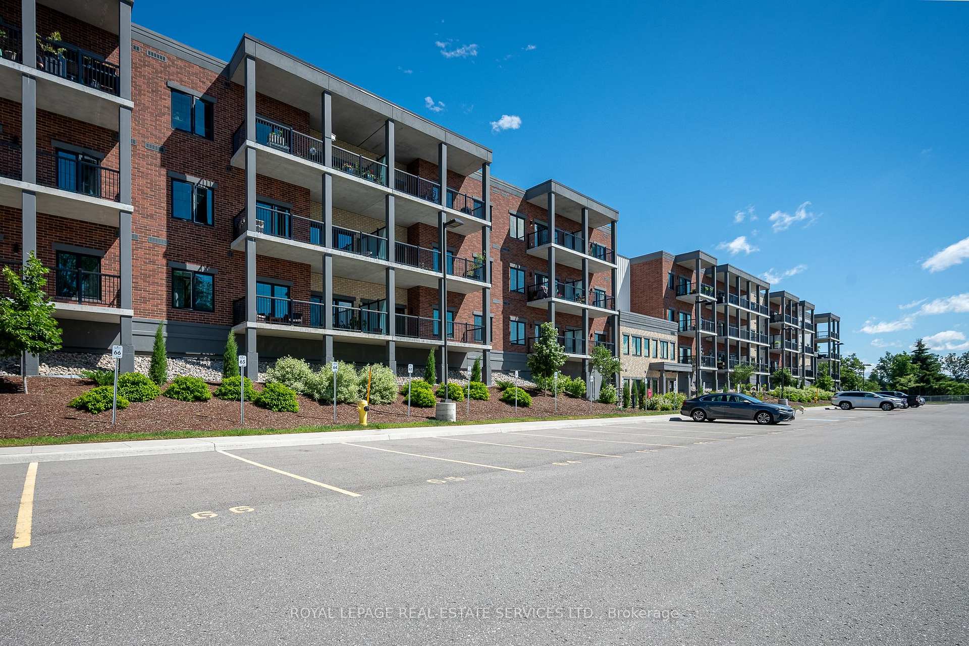 Photo 2 of Unit 314, 121 Mary Street, Clearview, Creemore — HOMEH