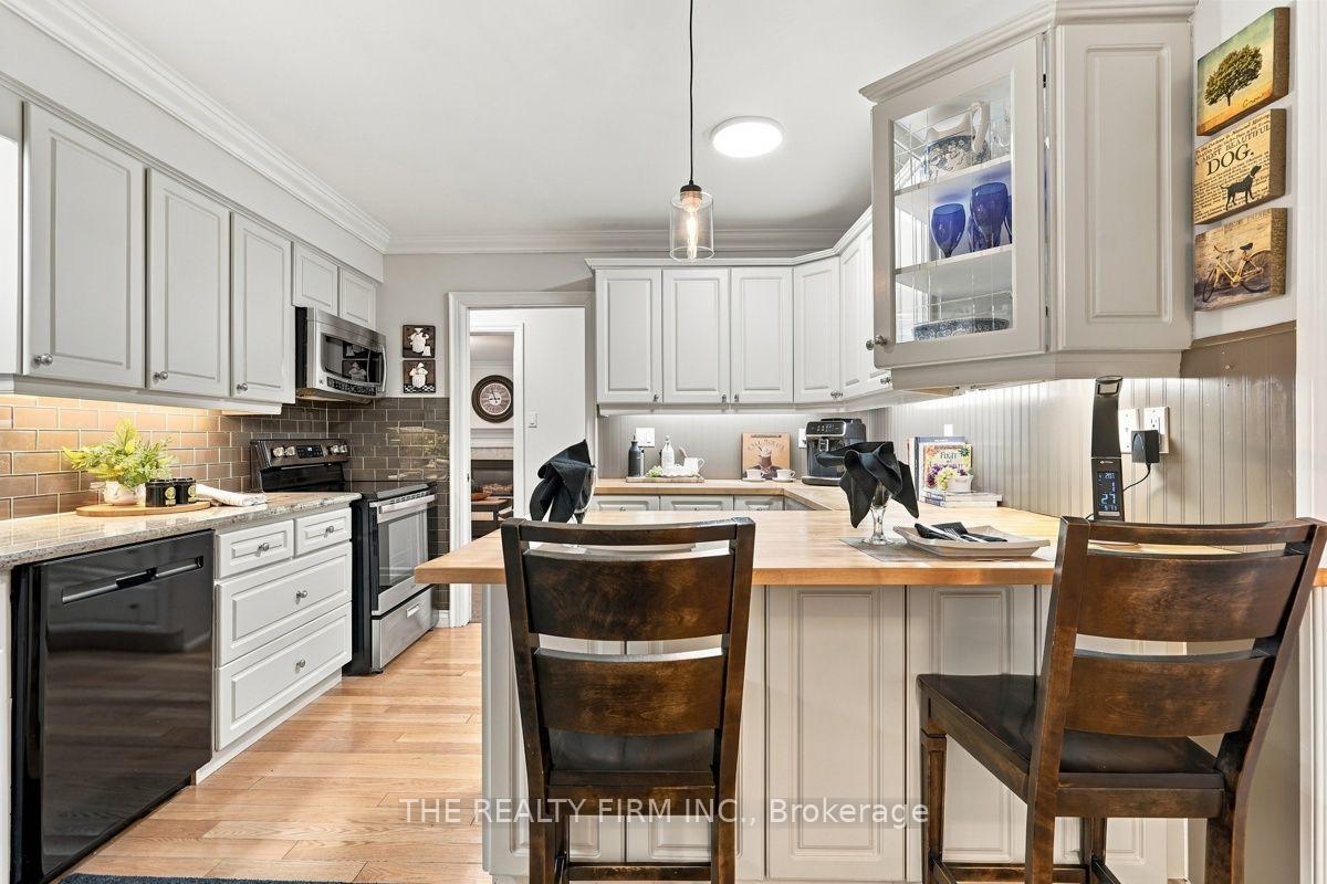 Photo 15 of 40 Leland Place, London, South M — HOMEH