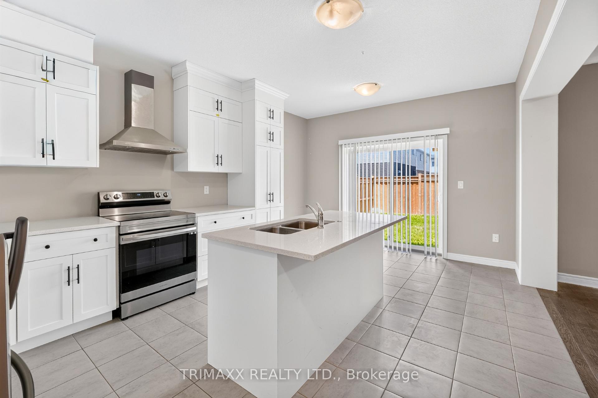 Photo 8 of 104 Tartan Avenue, Kitchener, Huron Park — HOMEH