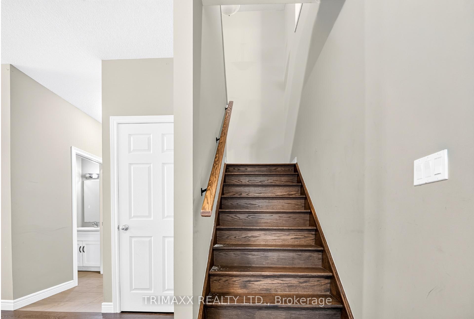 Photo 15 of 104 Tartan Avenue, Kitchener, Huron Park — HOMEH
