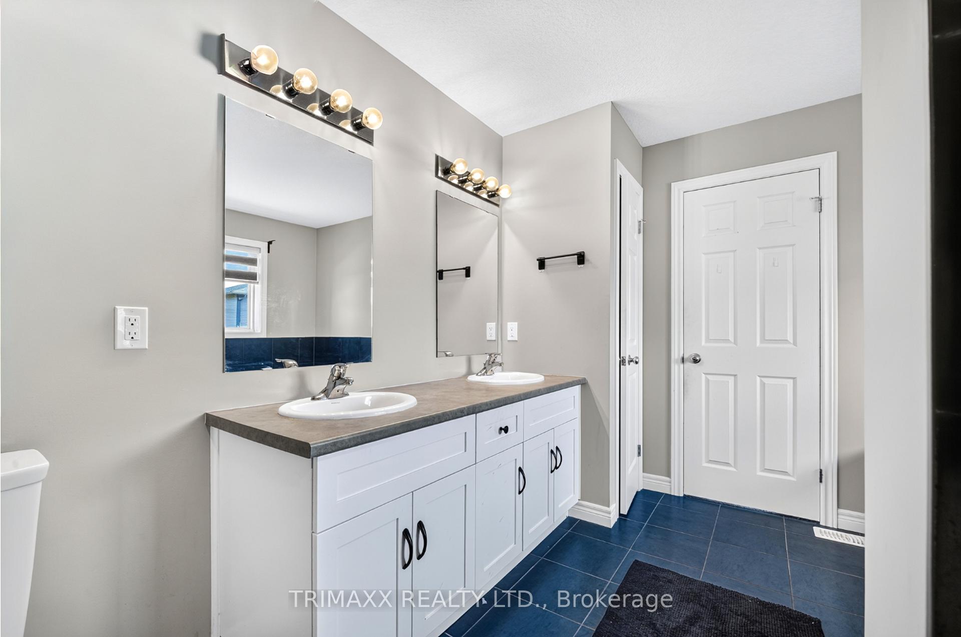 Photo 18 of 104 Tartan Avenue, Kitchener, Huron Park — HOMEH