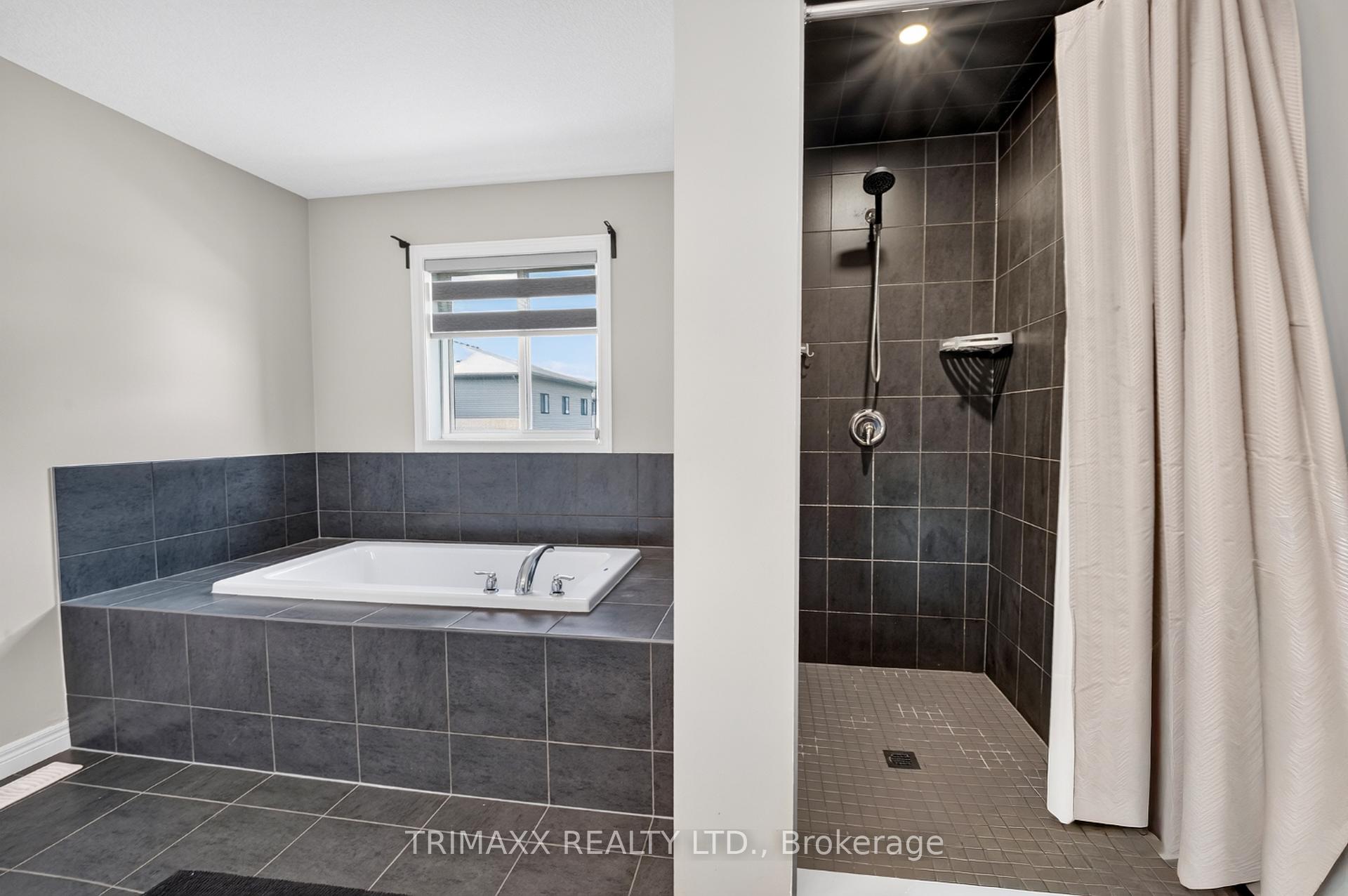 Photo 20 of 104 Tartan Avenue, Kitchener, Huron Park — HOMEH
